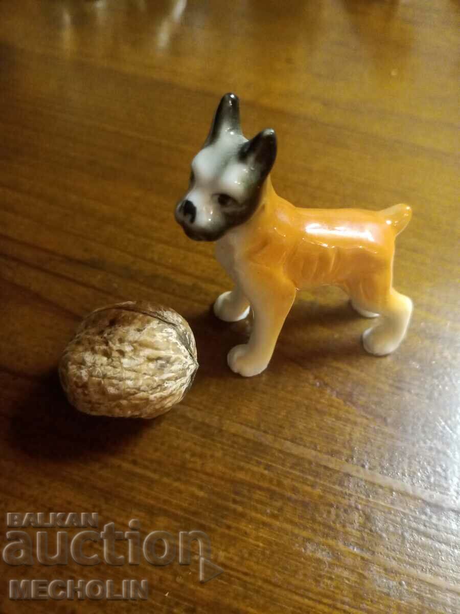 COLLECTIBLE old figurine dog 3