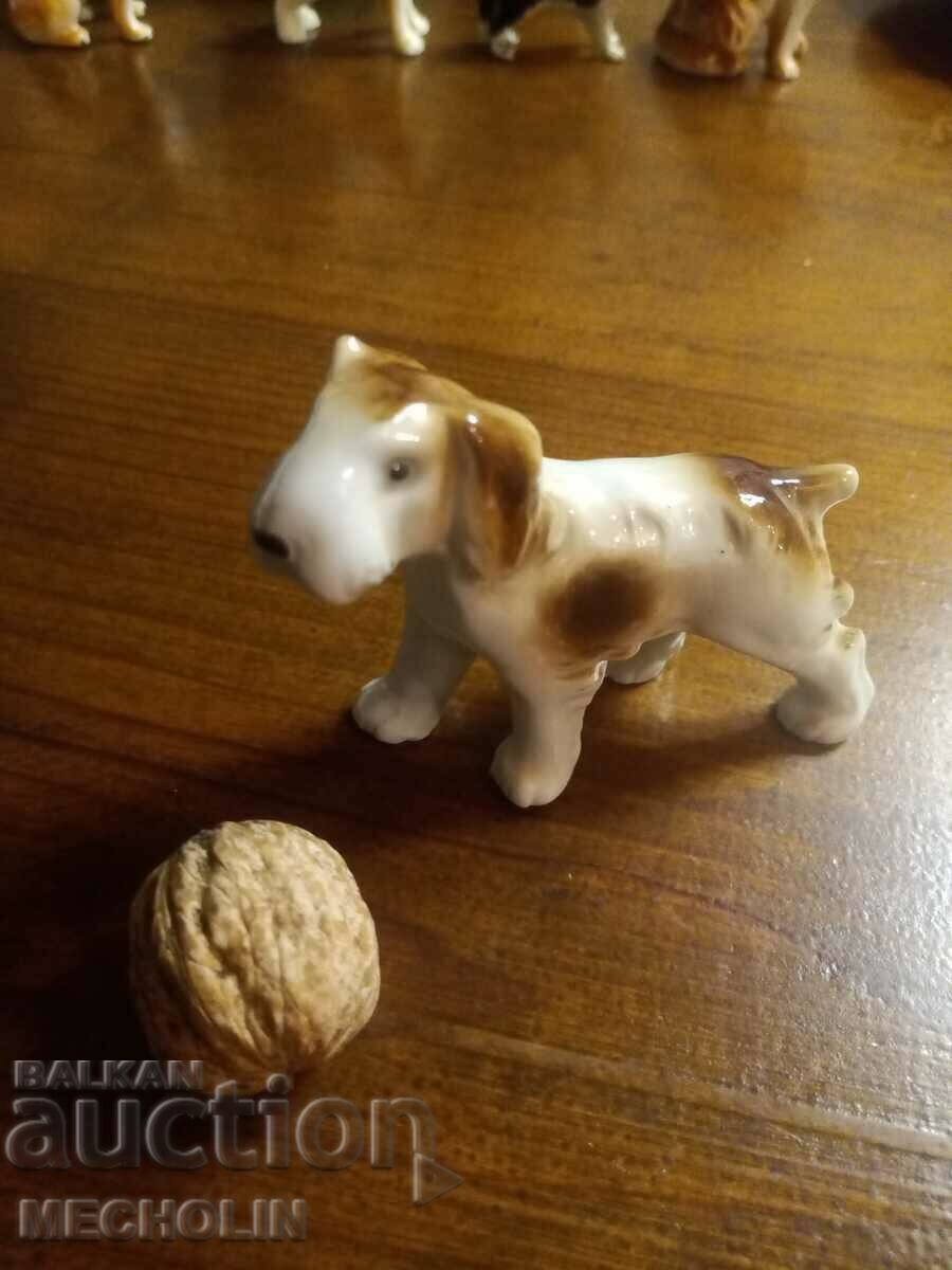 COLLECTIBLE old porcelain dog figurine 5