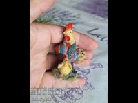 ✅CHILDREN'S FIGURINE - HEN WITH CHICKS ❗