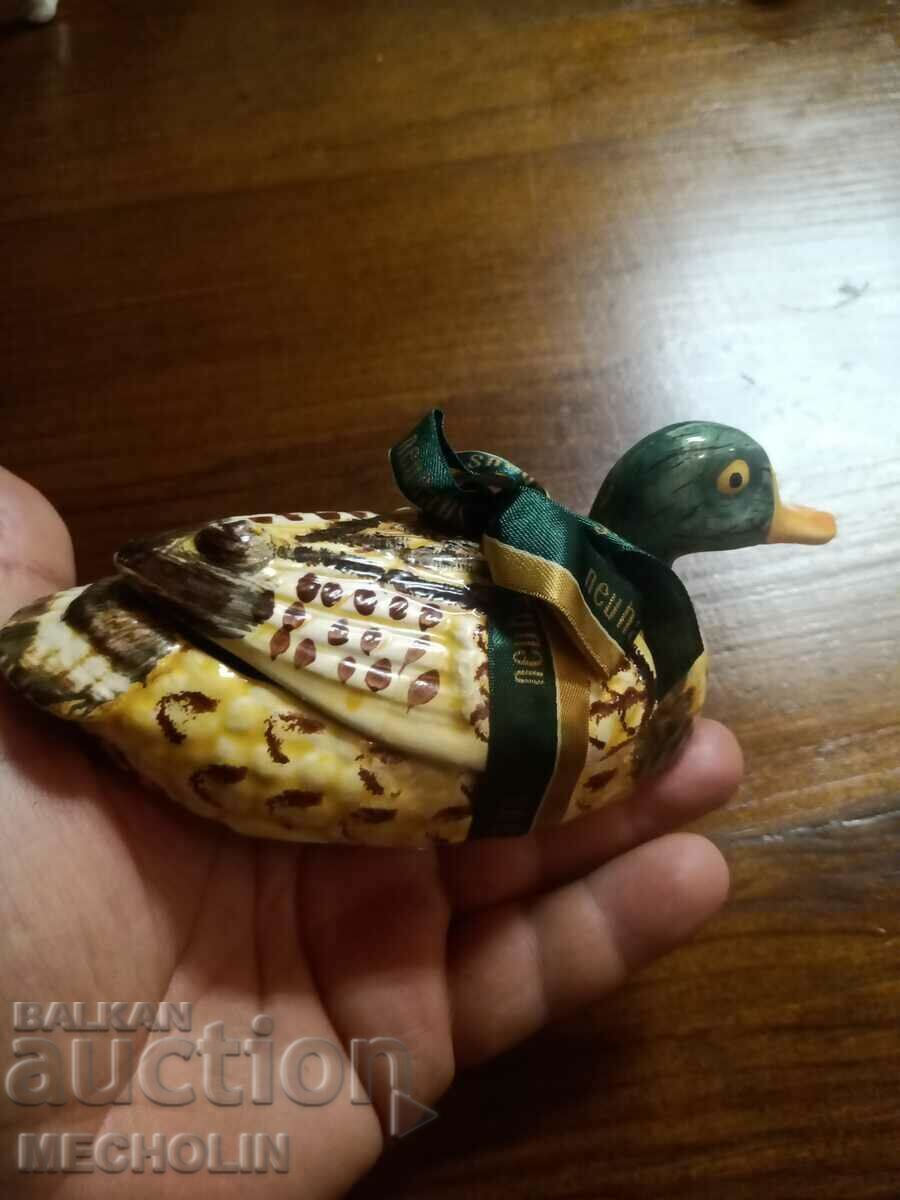 COLLECTIBLE old porcelain duck figurine - 7 COLLECTIBLE old porcelain duck figurine - 7