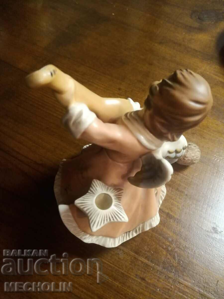 COLLECTIBLE old porcelain figurine with price 50.00 BGN | € 25.56 COLLECTIBLE old porcelain figurine with price 50.00 BGN | € 25.56