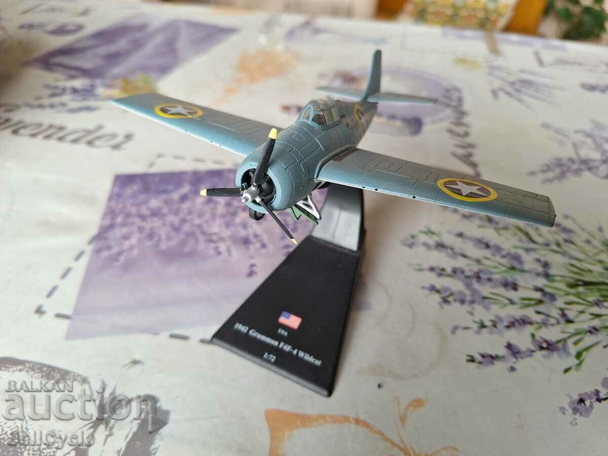 ✅PLACE MODEL - GRUMMAN F4F-4 WILDCAT 1942 - 1:72❗