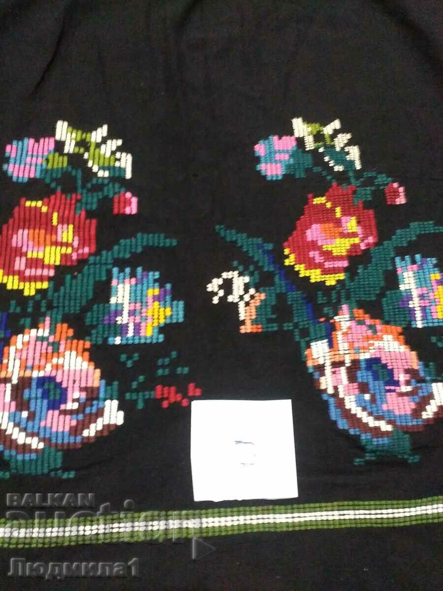 AUTHENTIC OLD APRON with price 25.00 BGN | € 12.78 AUTHENTIC OLD APRON with price 25.00 BGN | € 12.78