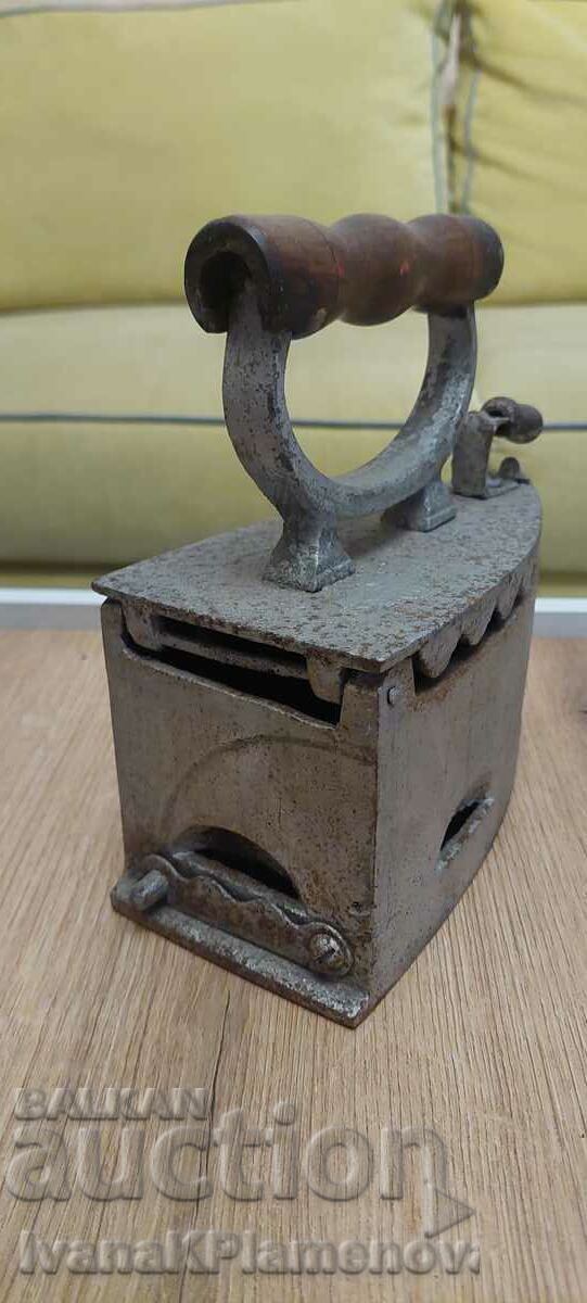 Iron old for collectors with price 45.00 BGN | € 23.01 Iron old for collectors with price 45.00 BGN | € 23.01