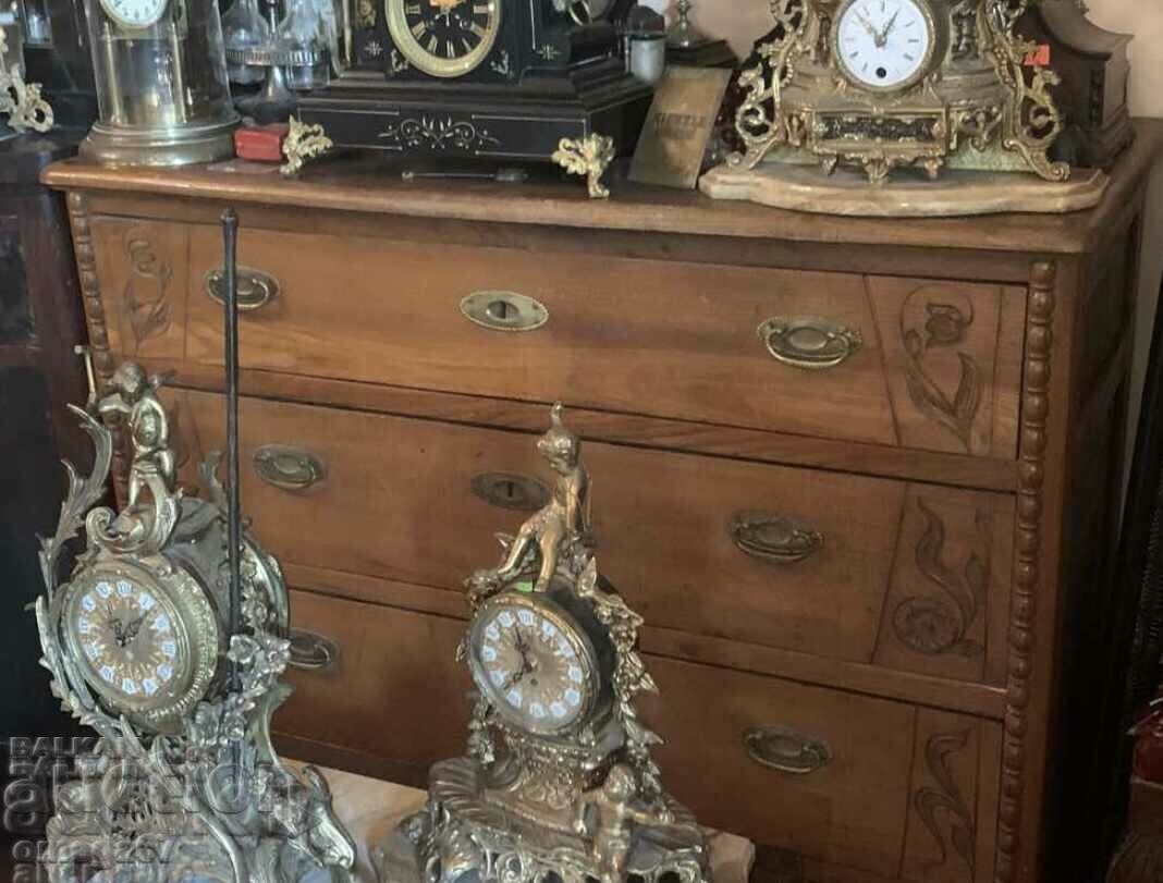 Livrarea Comodă antică din nuc masiv!!! Livrarea Comodă antică din nuc masiv!!!