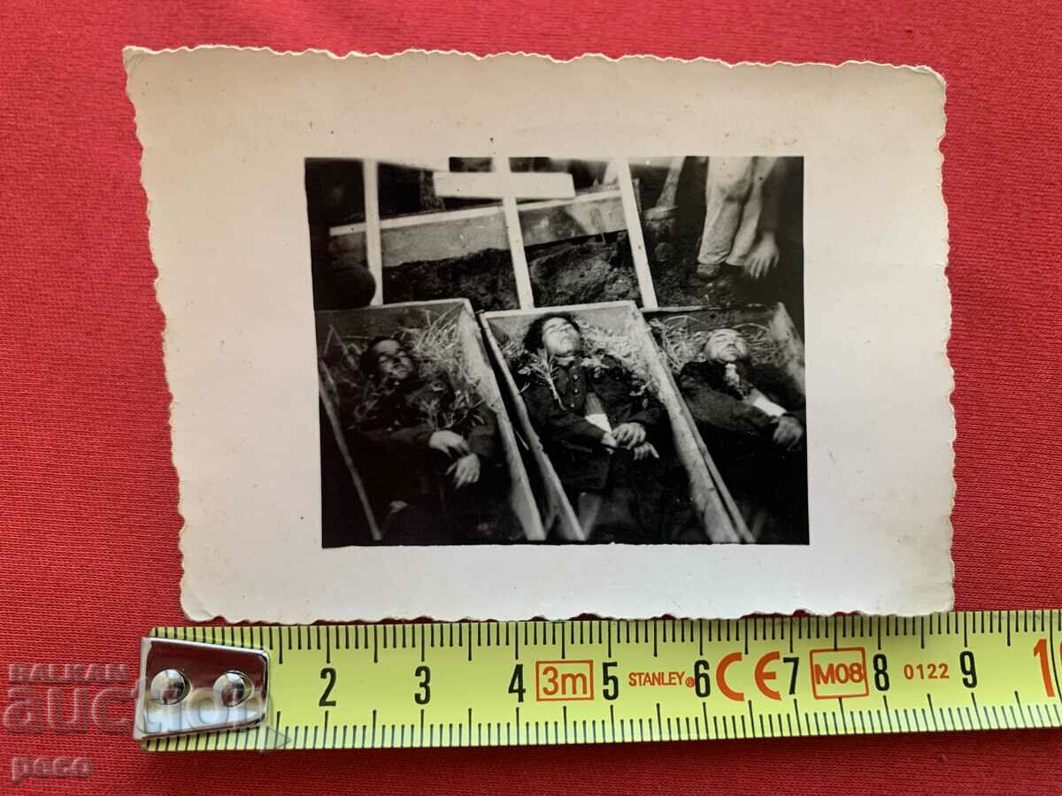 Auction Killed? Burial in the village of Konstantin, in the village of Patresh Tryavna Auction Killed? Burial in the village of Konstantin, in the village of Patresh Tryavna