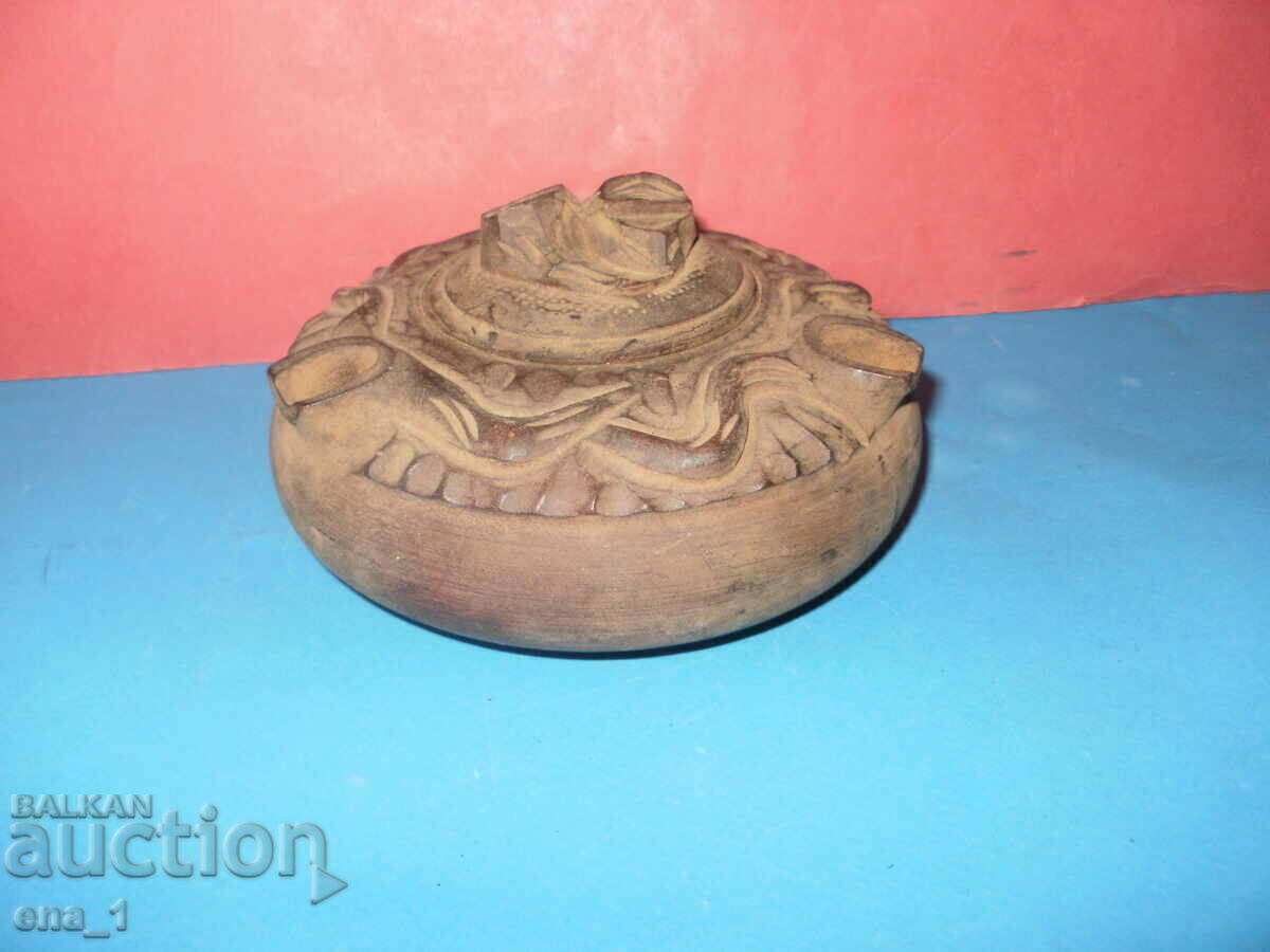 Wooden 4-pronged, richly carved, lidded jar with price 49.99 BGN | € 25.56 Wooden 4-pronged, richly carved, lidded jar with price 49.99 BGN | € 25.56