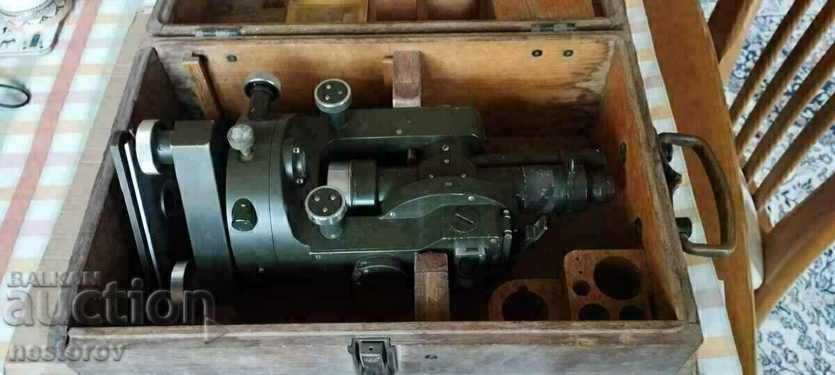 Auction THEODOLITE "KARL ZEISS/JENA" Auction THEODOLITE "KARL ZEISS/JENA"