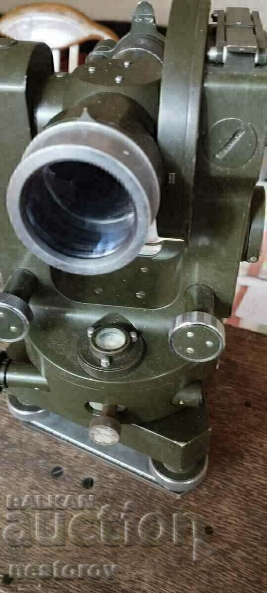 THEODOLITE "KARL ZEISS/JENA" - 5 THEODOLITE "KARL ZEISS/JENA" - 5