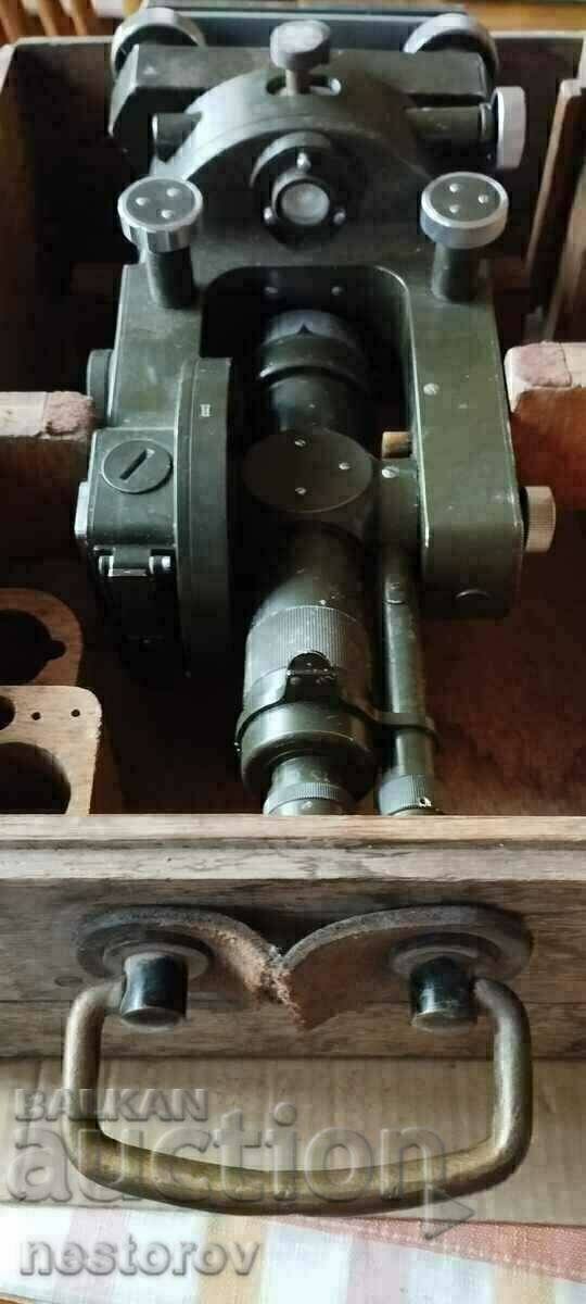 THEODOLITE "KARL ZEISS/JENA" - 6 THEODOLITE "KARL ZEISS/JENA" - 6