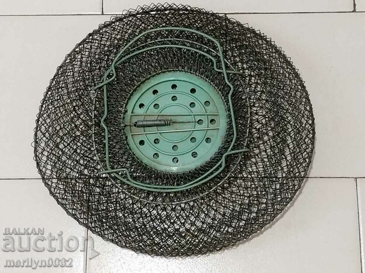 Delivery of Old mesh fish tank fishing bag net France Delivery of Old mesh fish tank fishing bag net France