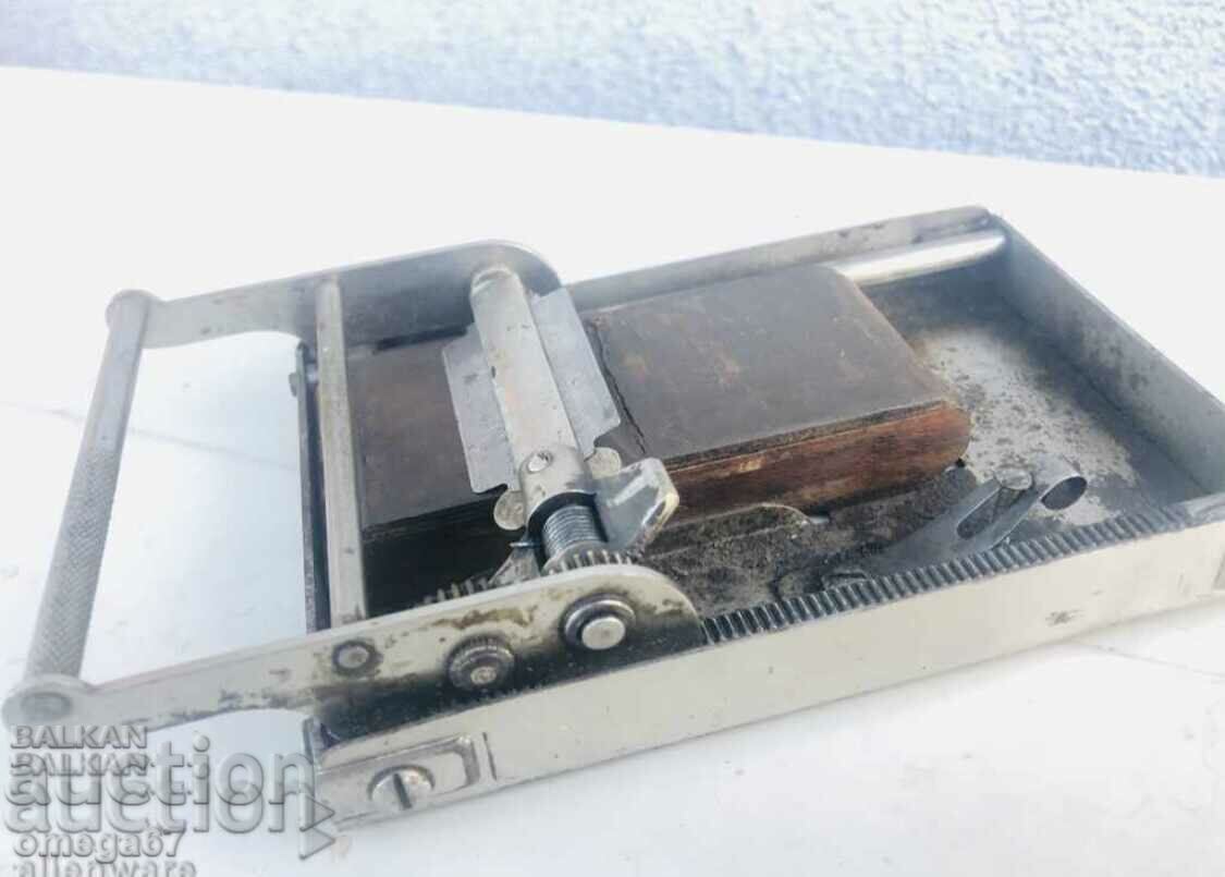 Antique razor blade sharpening machine SERVUS! - 5