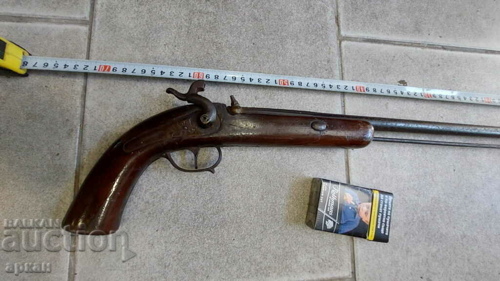 Un pistol capsulă din secolul al XIX-lea cu o țeavă lungă cu preț 1200.00 BGN | € 613.55 Un pistol capsulă din secolul al XIX-lea cu o țeavă lungă cu preț 1200.00 BGN | € 613.55