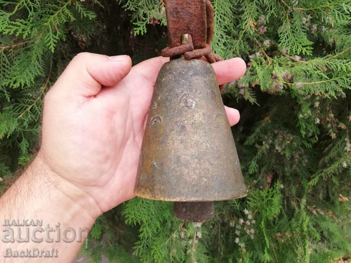 OLD BRONZE TANK BELL, CYLINDER, PUSH, BELL with price 269.00 BGN | € 137.54 OLD BRONZE TANK BELL, CYLINDER, PUSH, BELL with price 269.00 BGN | € 137.54