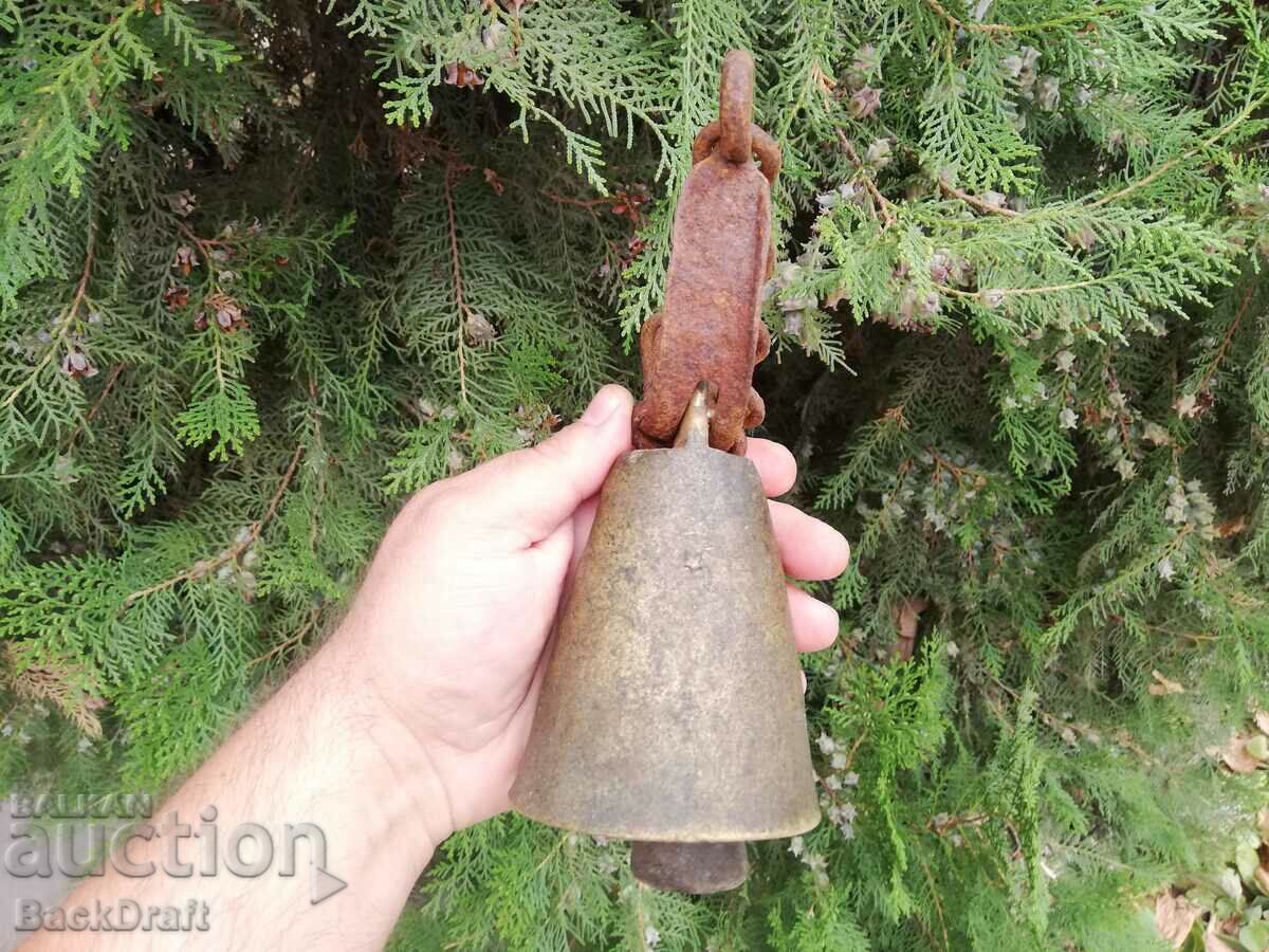 Delivery of OLD BRONZE TANK BELL, CYLINDER, PUSH, BELL Delivery of OLD BRONZE TANK BELL, CYLINDER, PUSH, BELL