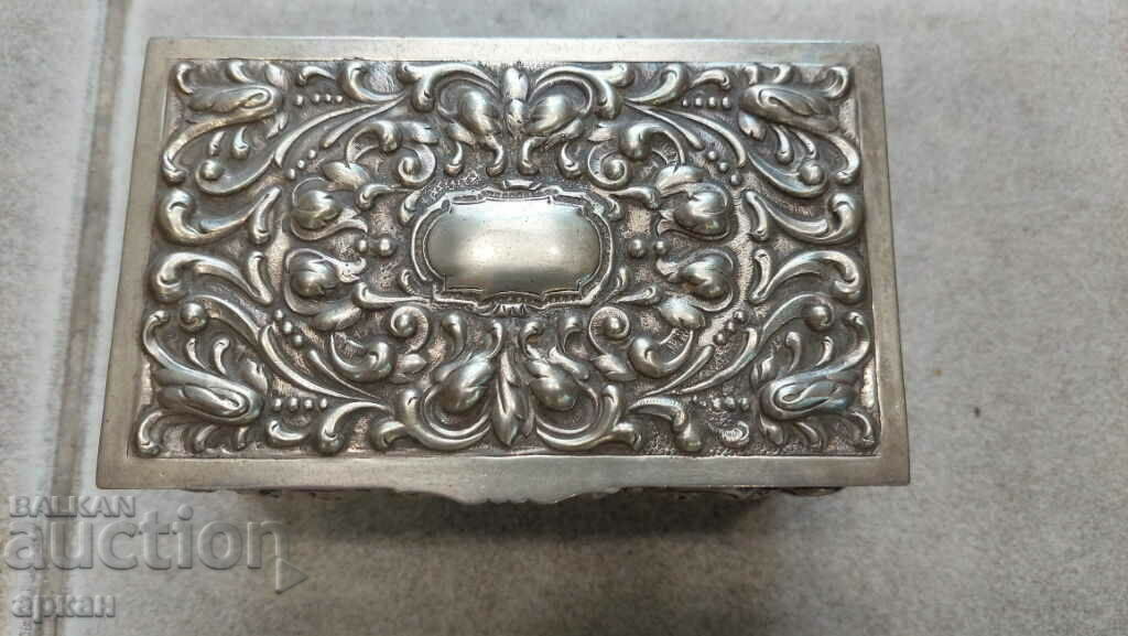 Silver jewelry box Spain 610 grams 0.925 with price 1800.00 BGN | € 920.33 Silver jewelry box Spain 610 grams 0.925 with price 1800.00 BGN | € 920.33