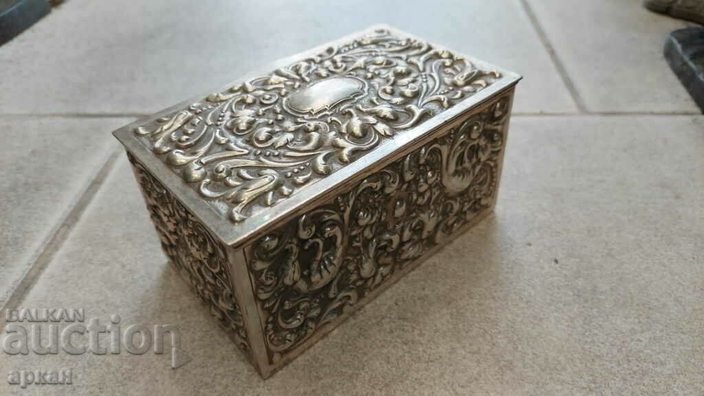 Auction Silver jewelry box Spain 610 grams 0.925 Auction Silver jewelry box Spain 610 grams 0.925