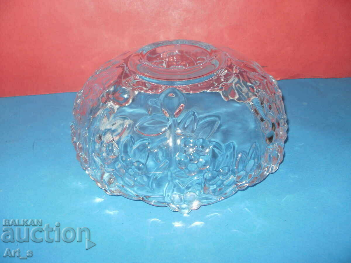 Beautiful thick glass fruit bowl with ornaments - 7 Beautiful thick glass fruit bowl with ornaments - 7
