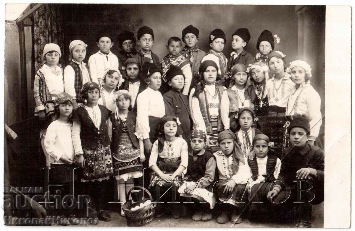 1931 OLD PHOTO POLISH TRUMBESH CHILDREN OF LAZAROVDEN D010