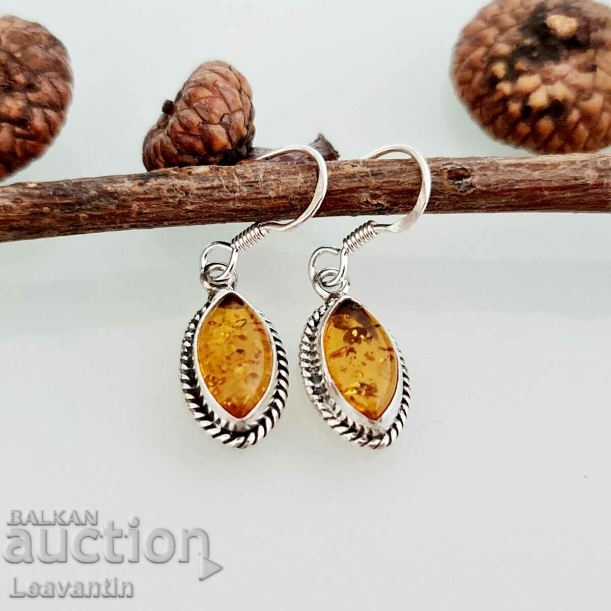 5209 Silver earrings with Amber