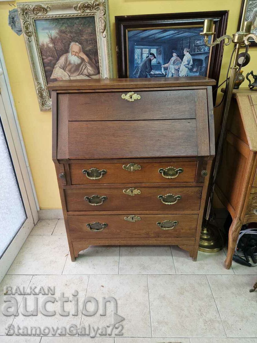 Auction A beautiful antique solid walnut desk Auction A beautiful antique solid walnut desk