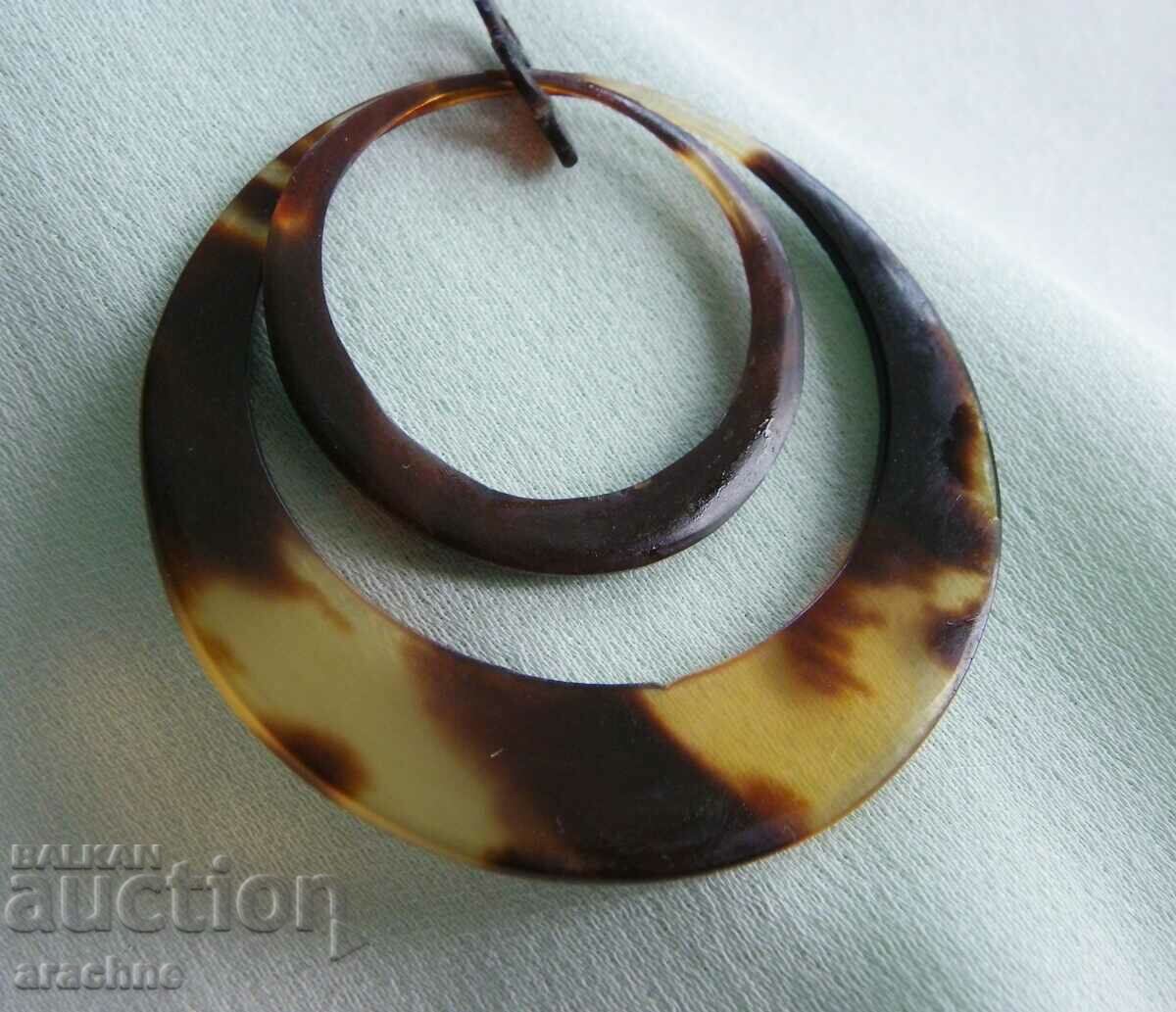 Аукцион Медальон от черупка на костенурка Аукцион Медальон от черупка на костенурка