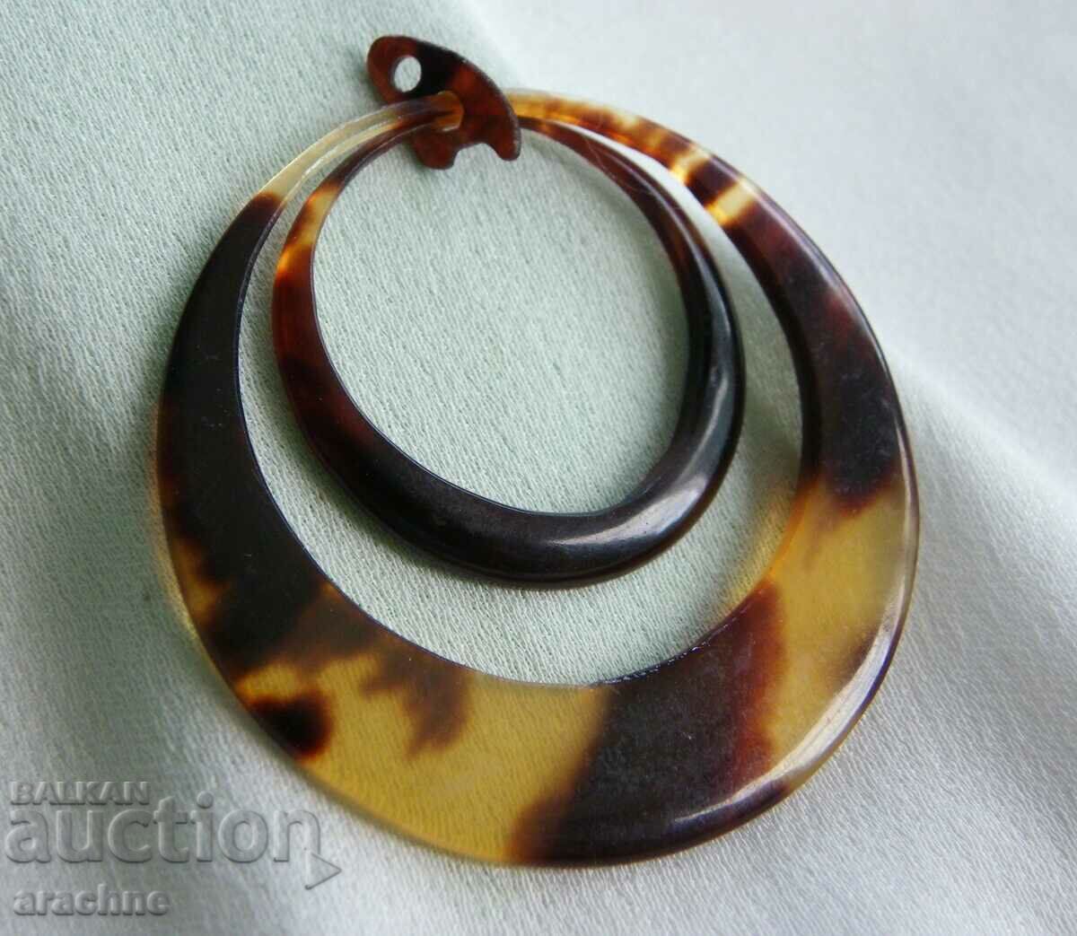 Доставка на Медальон от черупка на костенурка Доставка на Медальон от черупка на костенурка