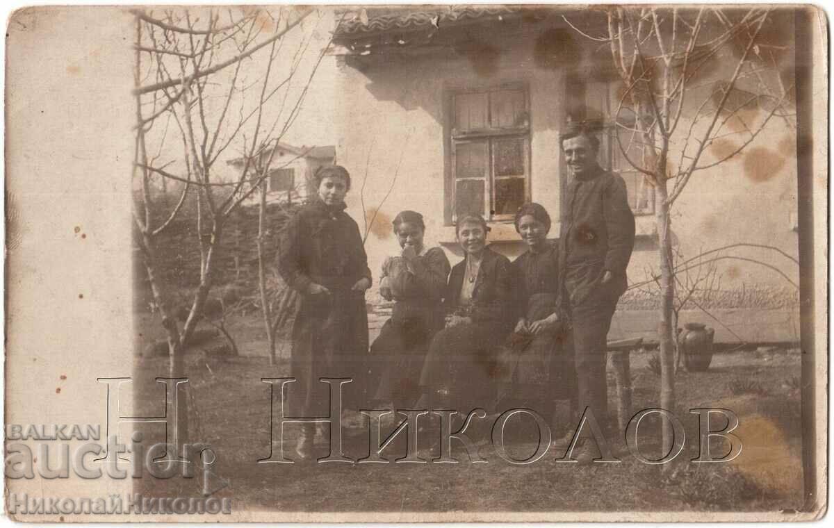 1918 ΠΑΛΙΑ ΦΩΤΟΓΡΑΦΙΑ POPOVO ΝΕΟΛΑΙΑ ΣΤΗΝ ΑΥΛΗ Δ029