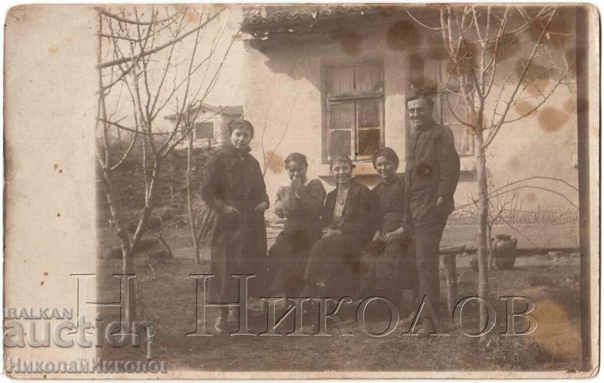 1918 ΠΑΛΙΑ ΦΩΤΟΓΡΑΦΙΑ POPOVO ΝΕΟΛΑΙΑ ΣΤΗΝ ΑΥΛΗ Δ029