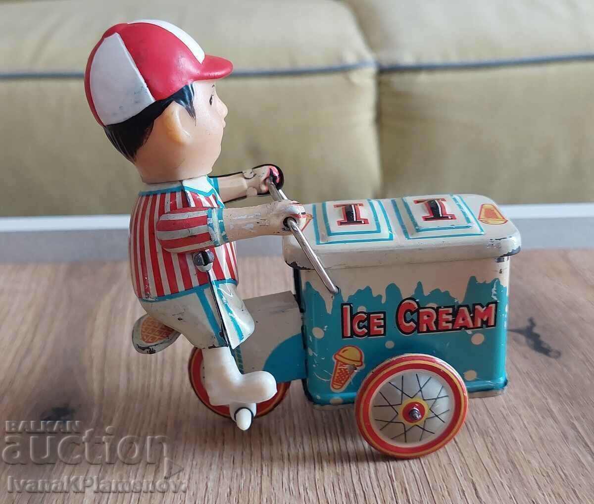 Delivery of Toy metal vintage for collectors Delivery of Toy metal vintage for collectors