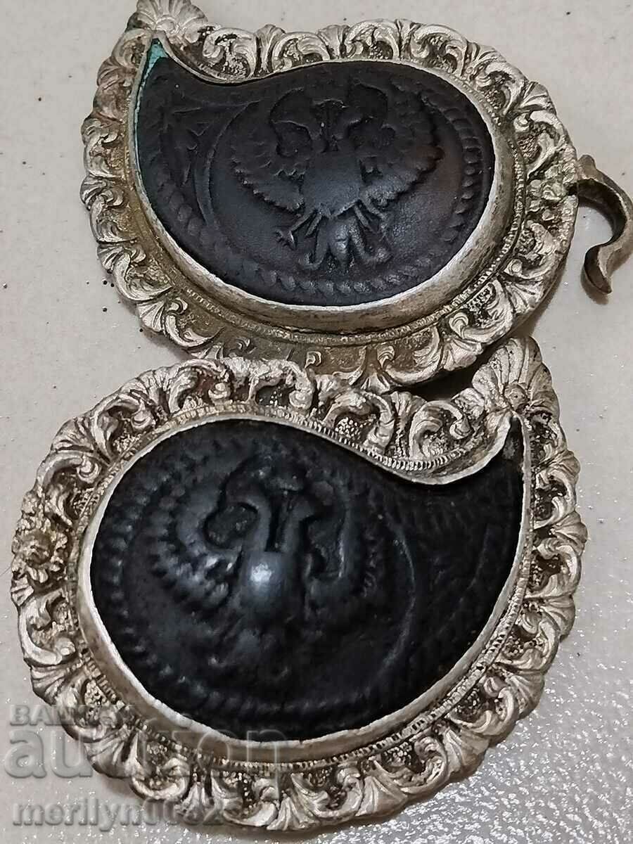 Доставка на Възрожденски сребърни пафти с плочки от рог сребро пафта