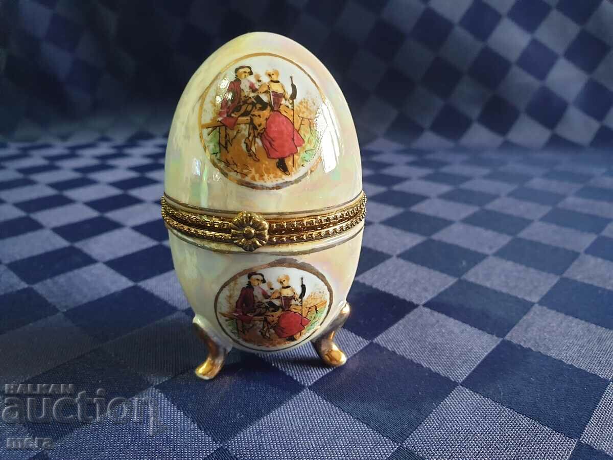 Porcelain mother-of-pearl egg jewelry box