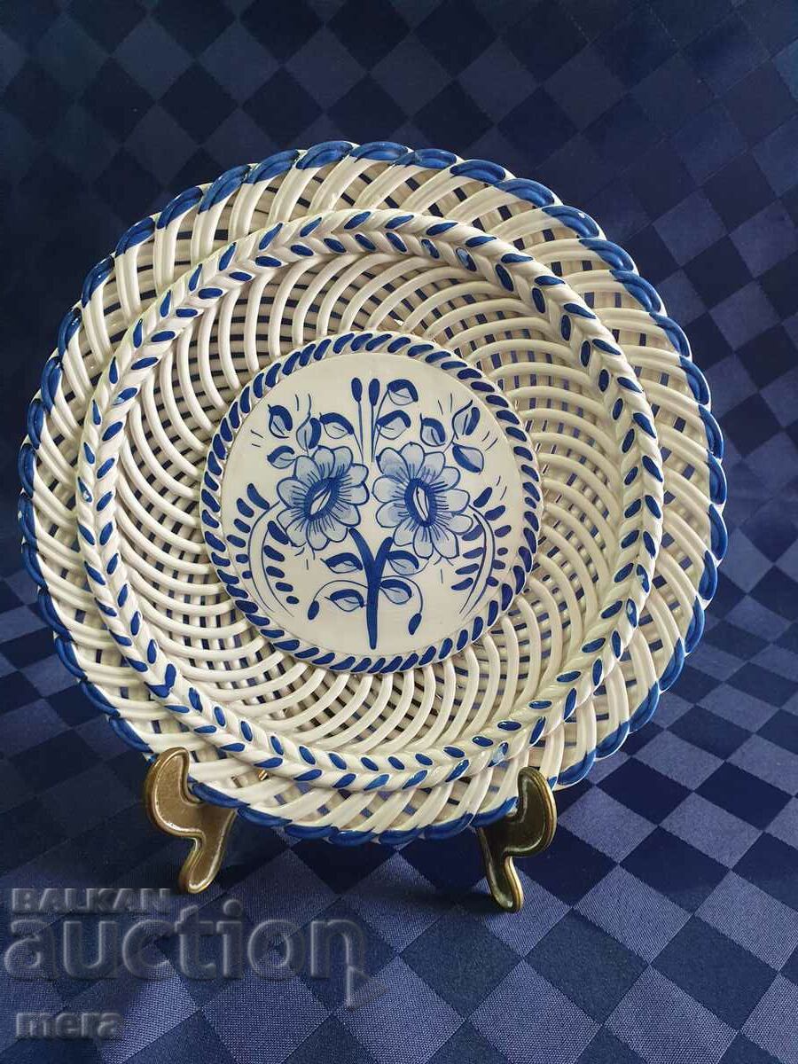 Openwork porcelain wall plate