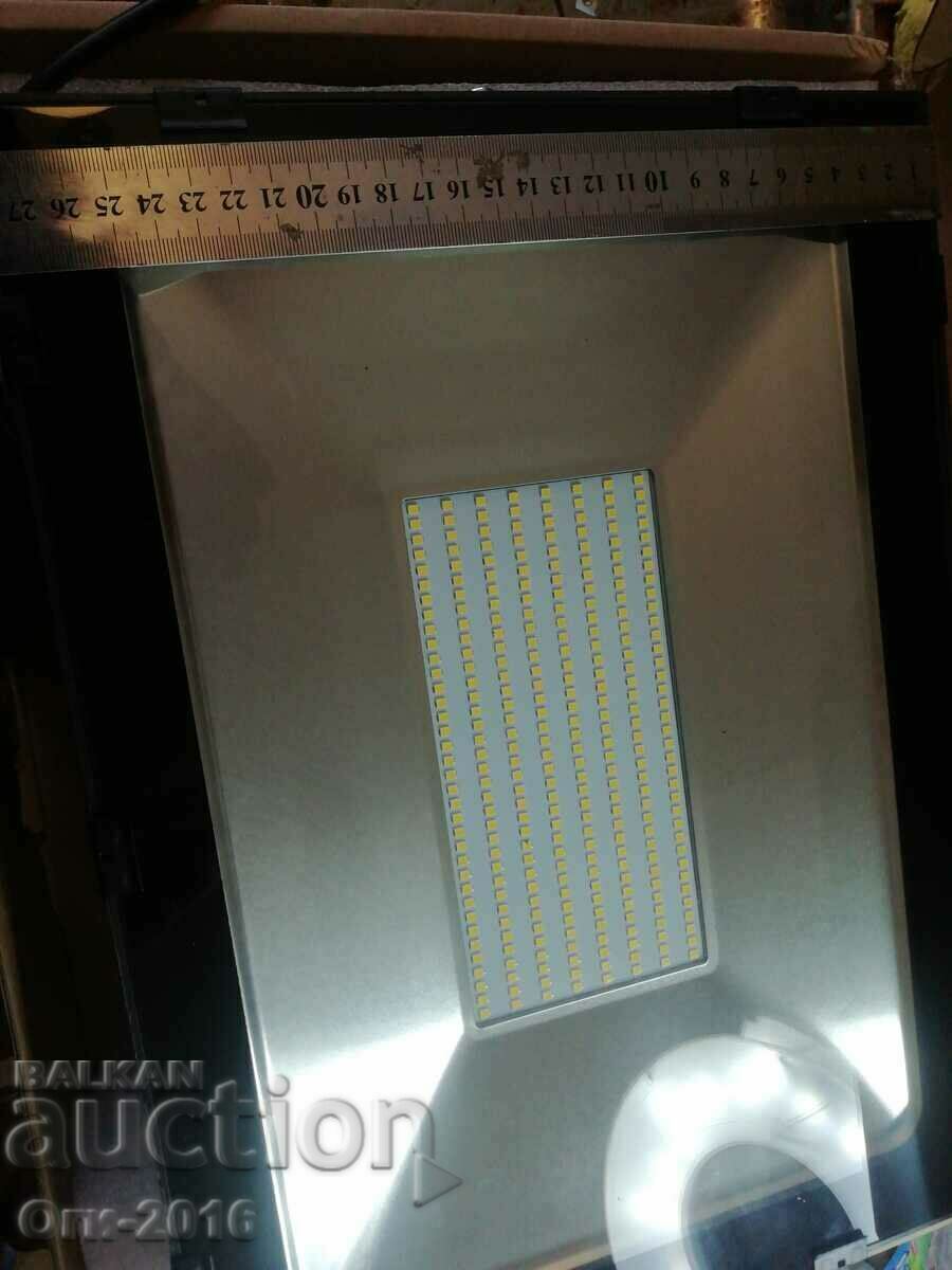 Auction 200W SMD LED SPOTLIGHT Auction 200W SMD LED SPOTLIGHT