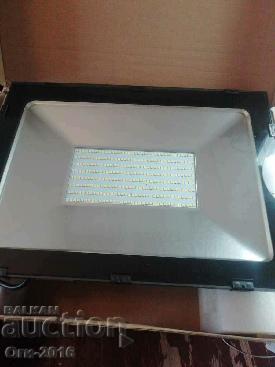 200W SMD LED SPOTLIGHT - 5 200W SMD LED SPOTLIGHT - 5