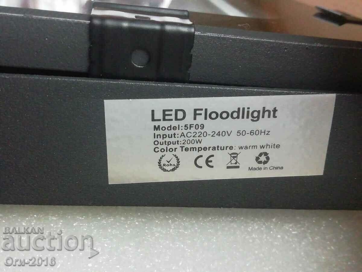 200W SMD LED SPOTLIGHT - 6 200W SMD LED SPOTLIGHT - 6