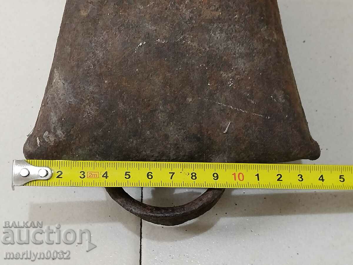 Auction Old clapper, chan, bell Auction Old clapper, chan, bell