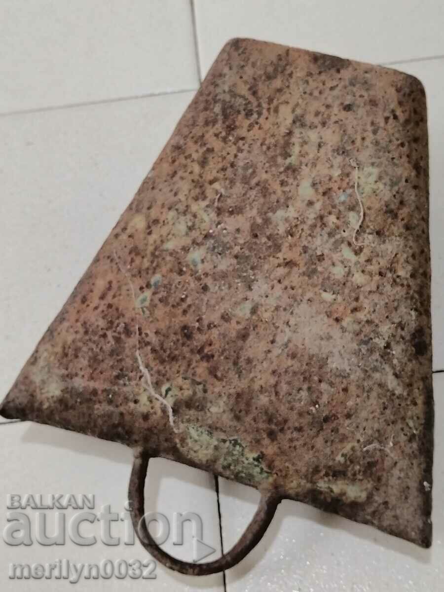 Δημοπρασία Παλιά κλακέτα, τσαν, κουδούνι