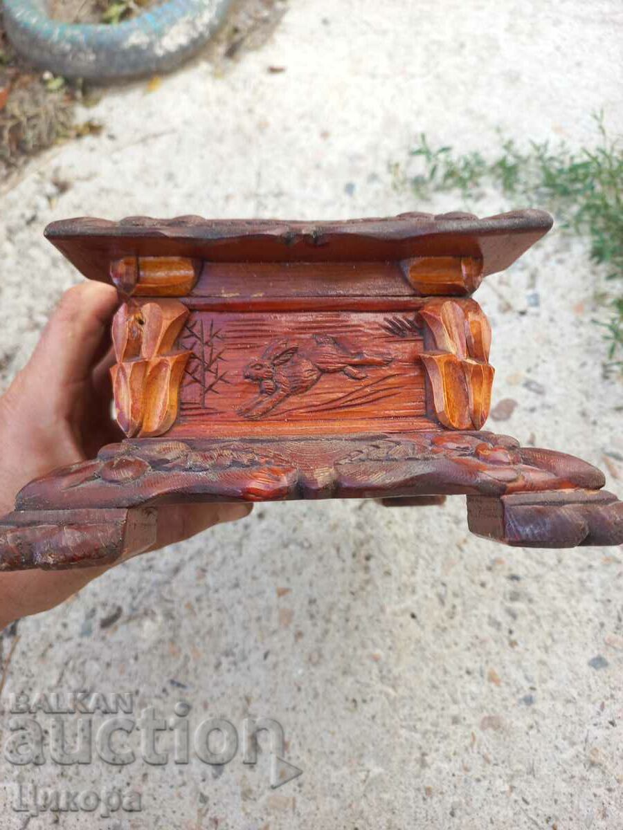 Livrarea CUTIE DE BIJUTERII VECHE DIN LEMN SCULTURA IN LEMN SCENA DE VÂNATOARE