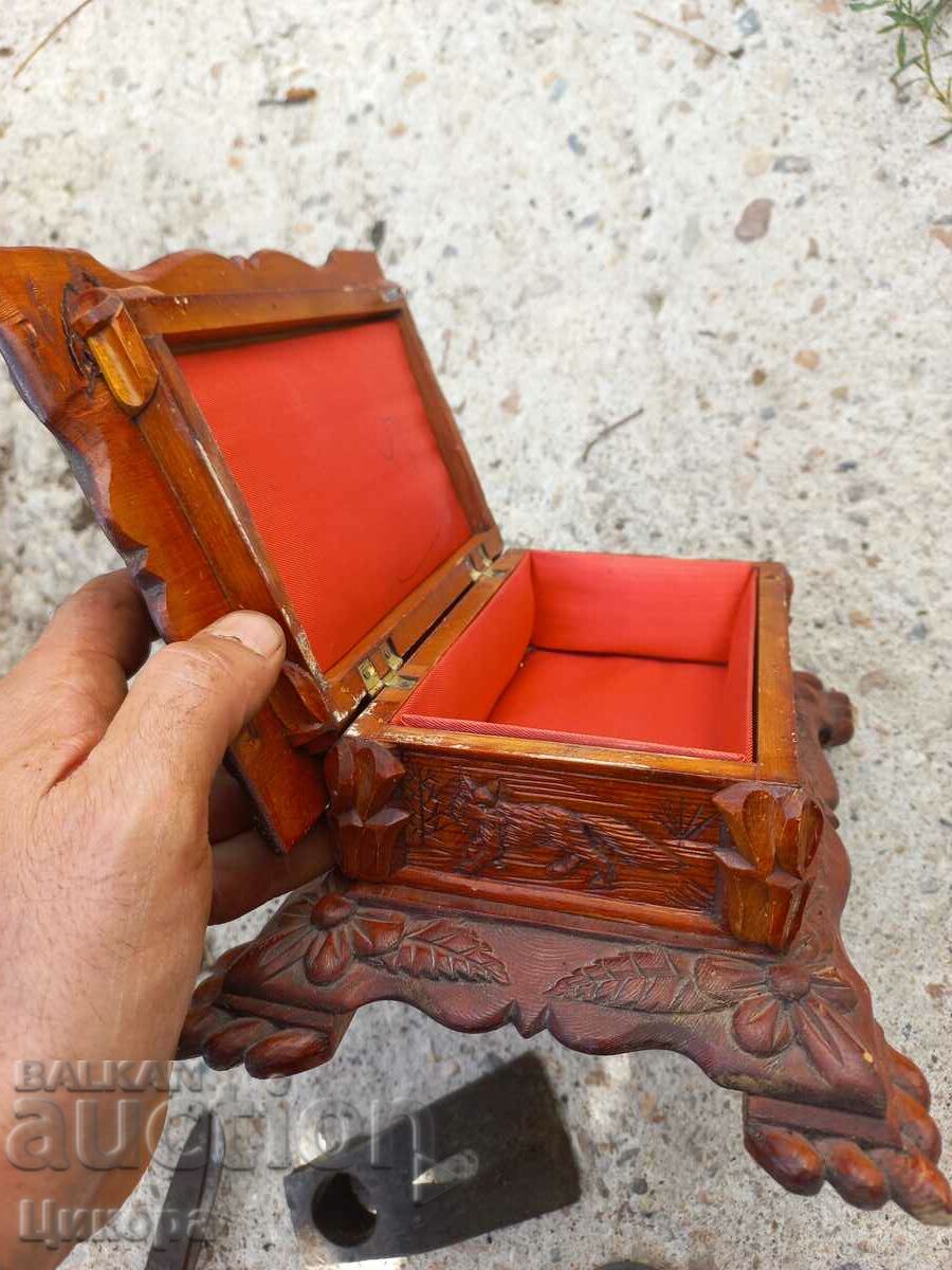 CUTIE DE BIJUTERII VECHE DIN LEMN SCULTURA IN LEMN SCENA DE VÂNATOARE - 6