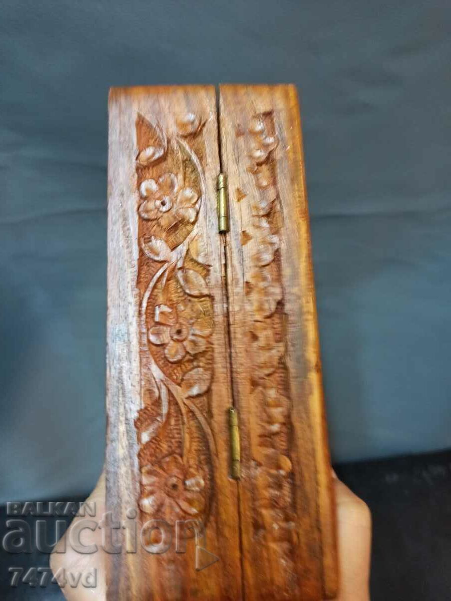 Cutie de bijuterii din lemn frumoasă, cu sculptură bogată - 6