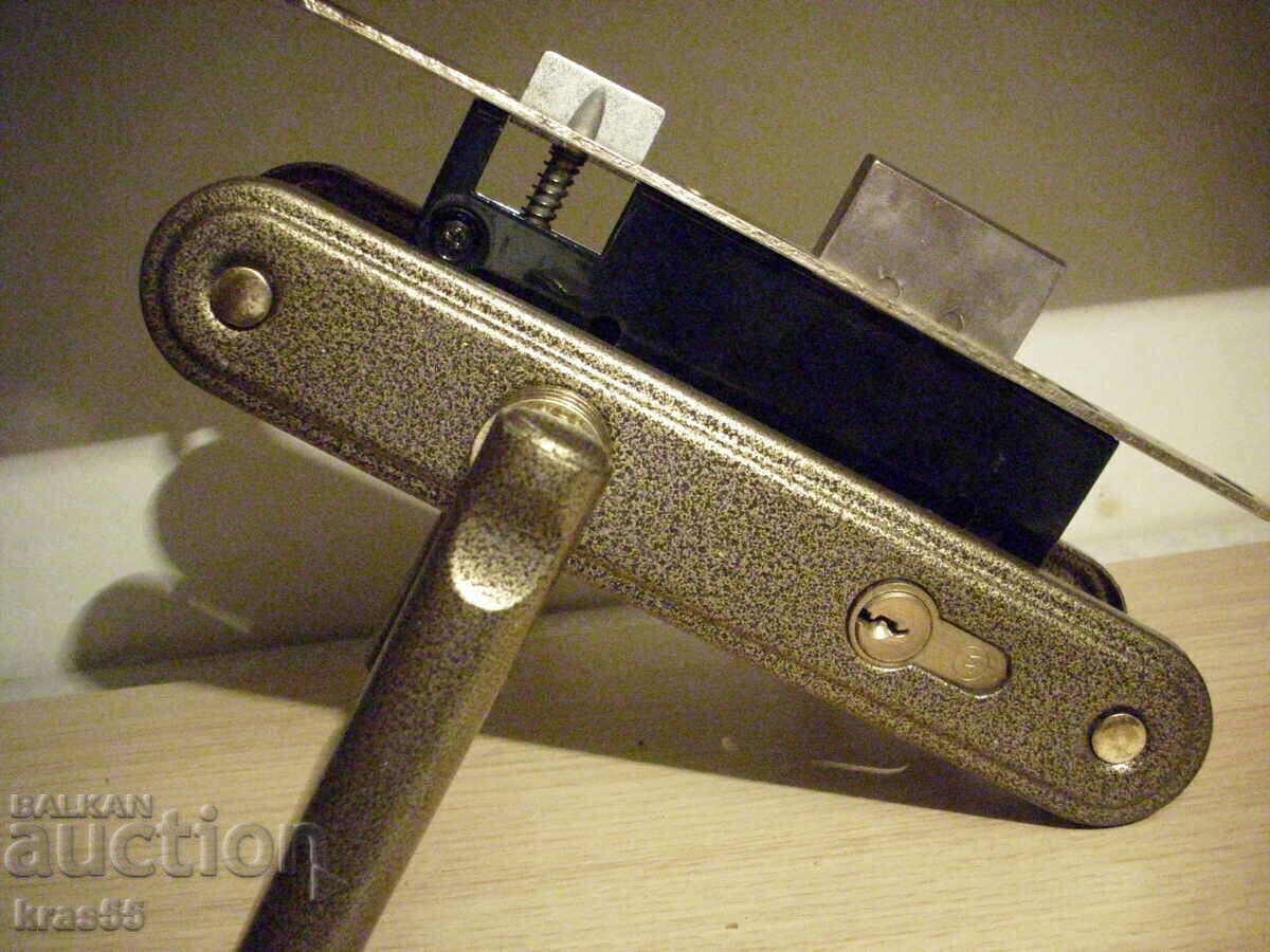 Mâner pentru scut pentru gât cu preț 25.00 BGN | € 12.78