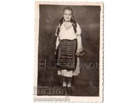 LITTLE OLD PHOTO LITTLE GIRL IN FOLK COSTUME D044