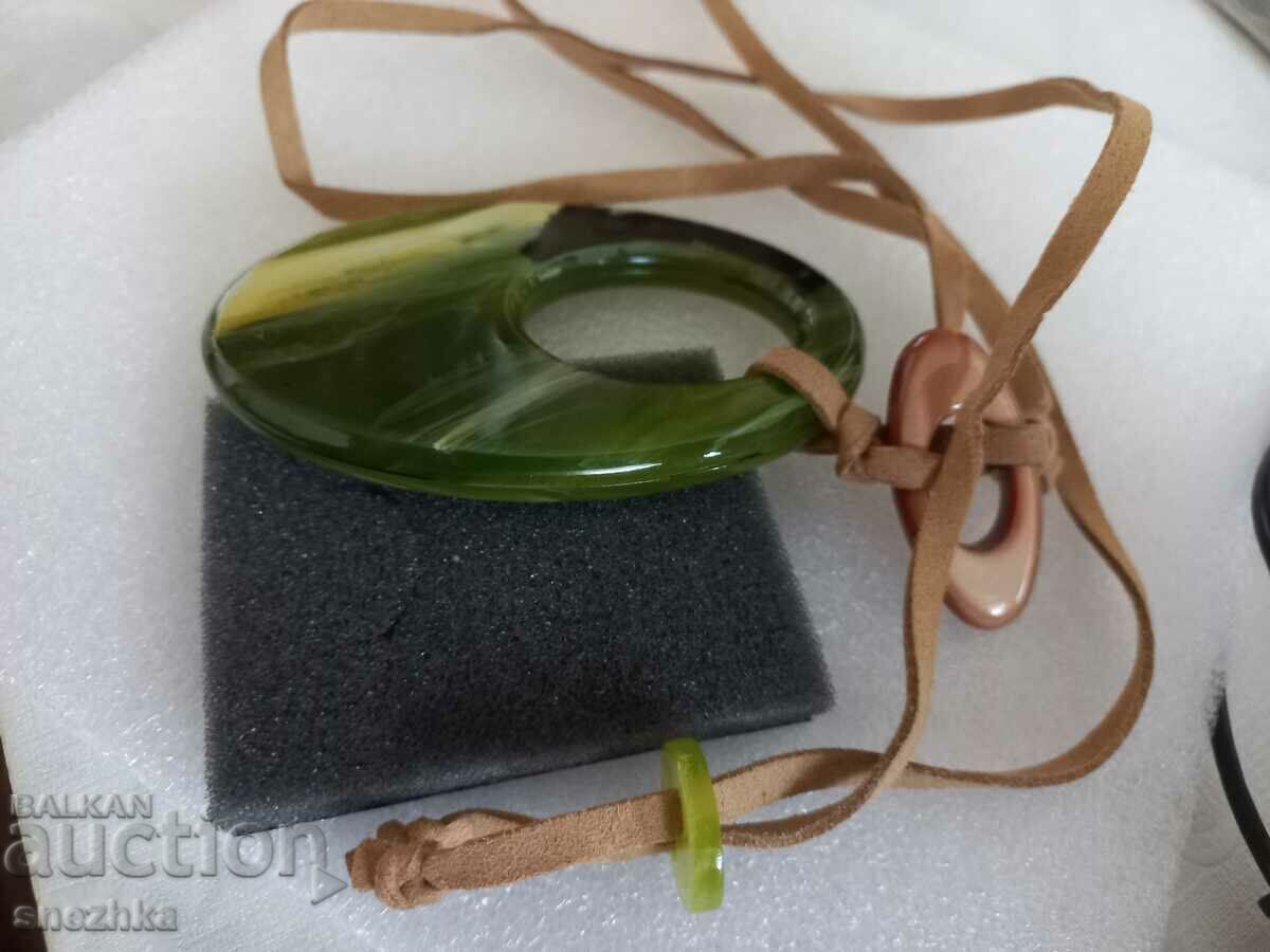 Auction Jewelry - necklace - resin pendant, large Auction Jewelry - necklace - resin pendant, large