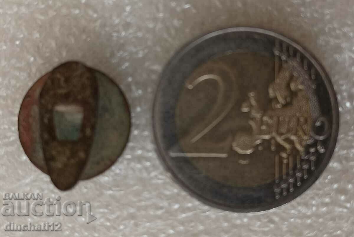 BUTON VECHI. cauciucuri Pirelli. Pirelli - Auto Moto cu preț 18.00 BGN | € 9.20