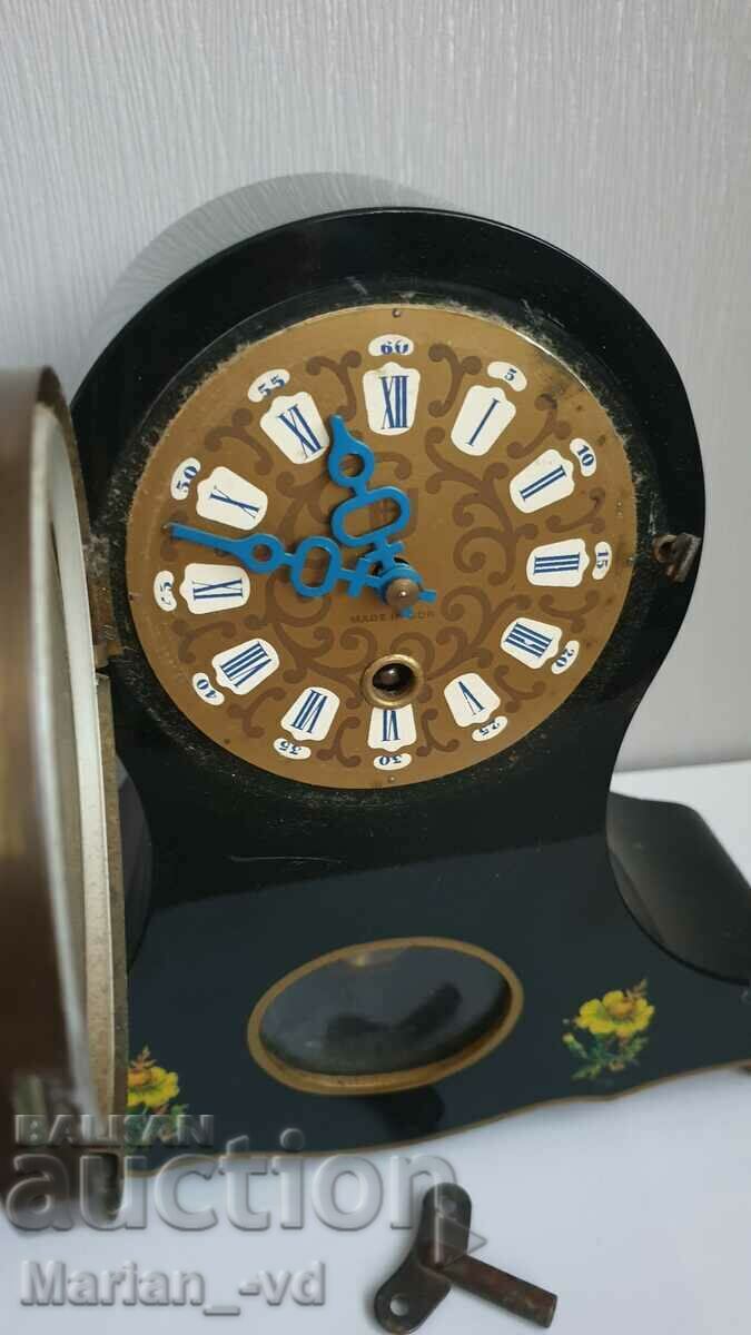 Delivery of GDR mechanical table clock