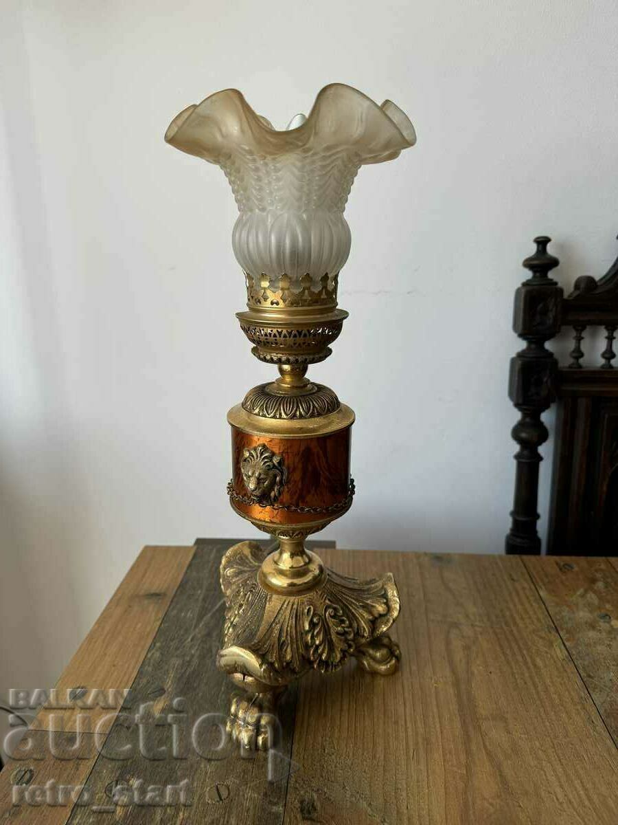 Delivery of Napoleon style table lamp ||| Delivery of Napoleon style table lamp |||