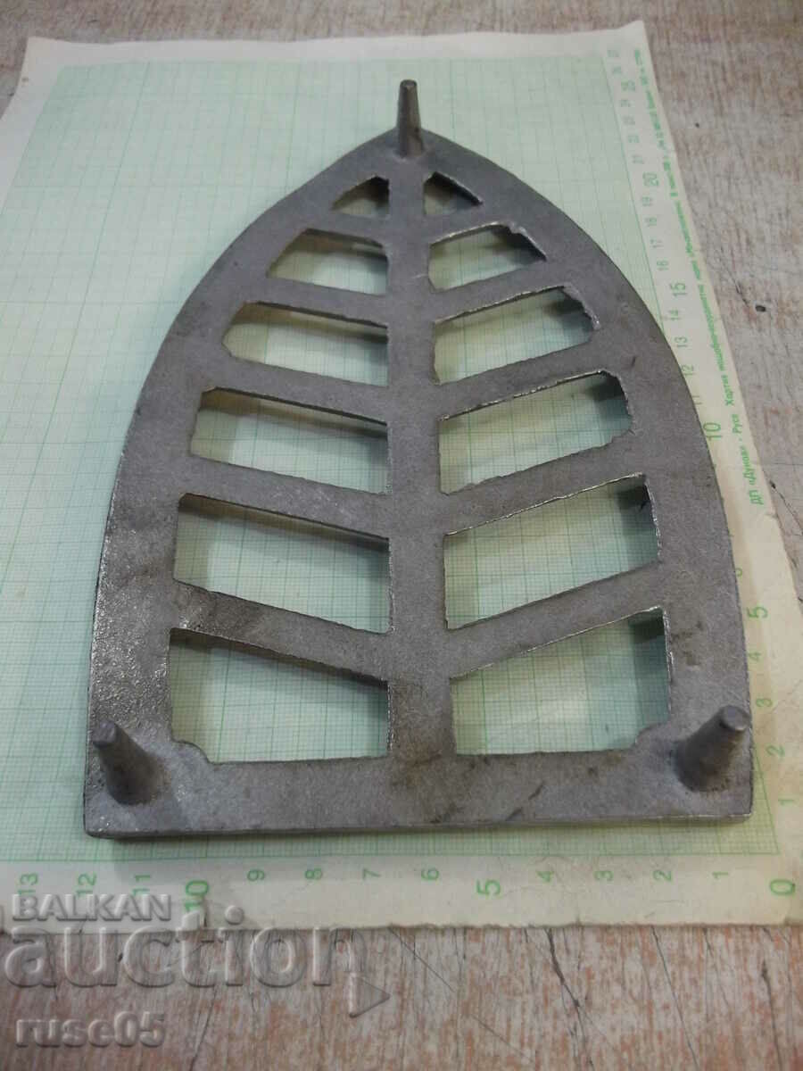 Iron stand made of metal - 2 - 7 Iron stand made of metal - 2 - 7