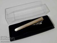 NOUĂ CLEMĂ PENTRU CRAVATĂ