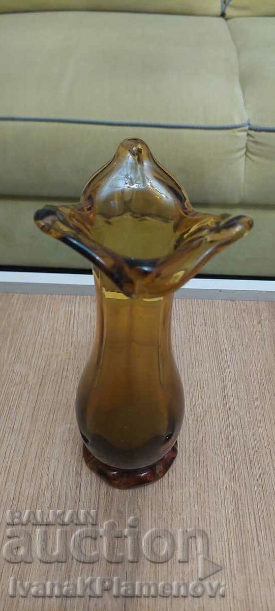 Auction Glass vase height 22cm Auction Glass vase height 22cm